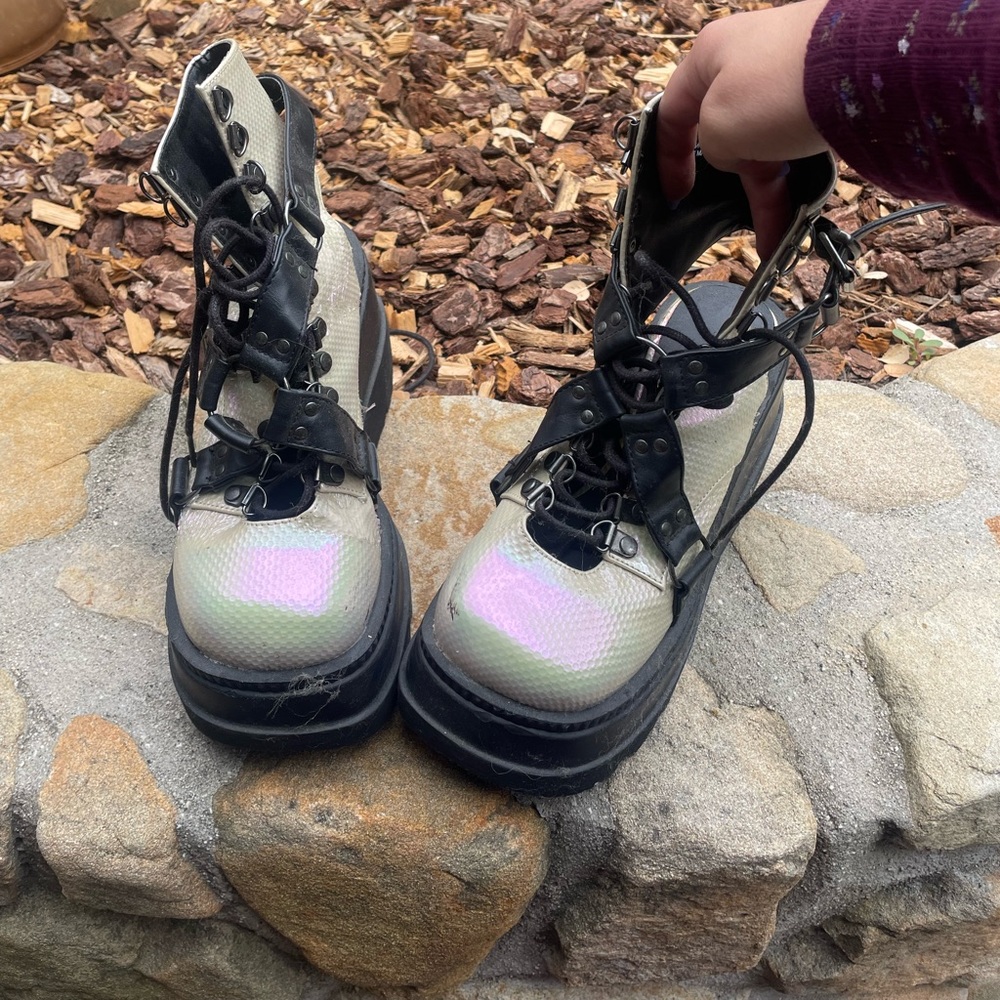 Demonia Shaker 56 iridescent boots - Picture 2 of 4